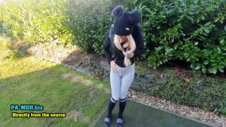 StellaCinderella - Ausgesperrt und eingepisst in die Leggins-1