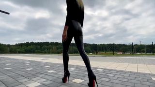 MylatexbabyKseniya Blonde Walking in Leather Leggings-2