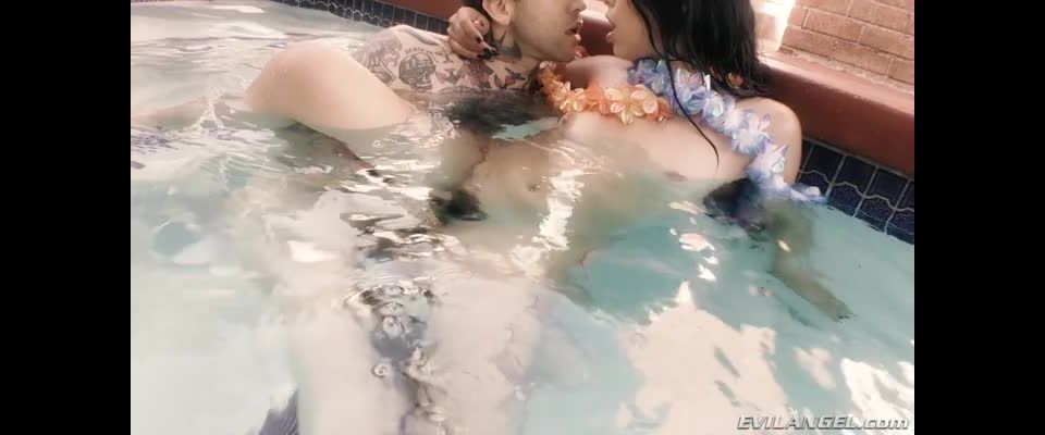 Online Tube Squirting Latina Gina: Anal Pool Party - anal