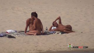 Woman girls on nude plage  2-7