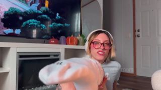 Elle Marz - Ur gf needs sweaty feet worship-2