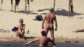 Nude Strand -   girls Setting Up  Camp-8