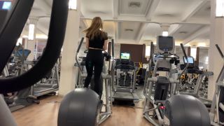 [Amateur] Quick fuck in the gym. Risky public sex with Californiababe.-1