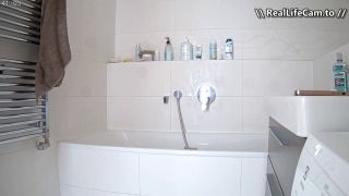 Reallifecam - Leora Wash And Rub Her Pussy 30.06.2025 640P - Amateur-7