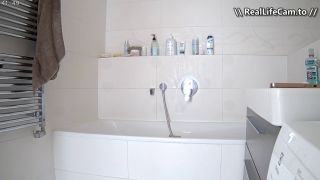 Reallifecam - Leora Wash And Rub Her Pussy 30.06.2025 640P - Amateur-8