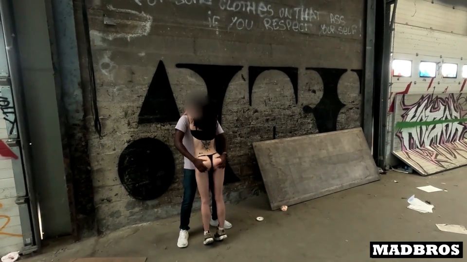 Video A Little Tattooed Goth Cheats On Her Boyfriend And Gets Her A...