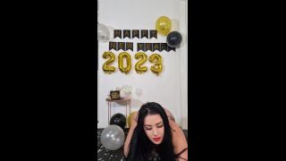 QueenieGeeVIP - Messy New Year 2023 - Foodsploshing-1