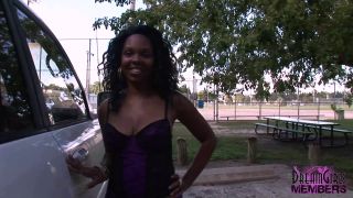 Big Booty Black Girl Flashes In A Public Park-1