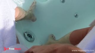 PIZZA SERVICE Unprofessional delivery girl gets fucked by customer for a bath - Candie Luciani-2