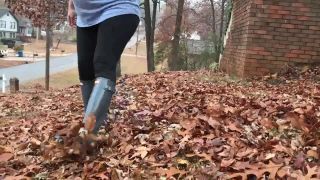 Porn tube BuddahsPlayground - Pregnant in Rain Boots-4