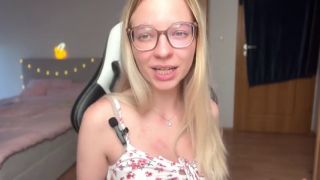 Manipulate 4 steps to MANIPULATE a slave  dominatrix guide-1