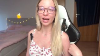 Manipulate 4 steps to MANIPULATE a slave  dominatrix guide-8