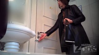 clip 21 Voyeur – hz Wc3174-3 on voyeur -4