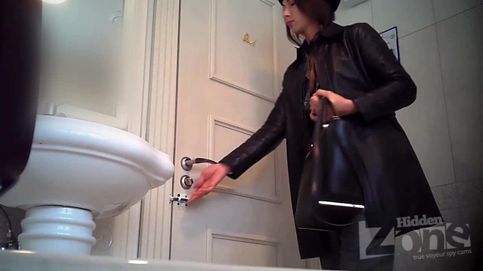 clip 21 Voyeur – hz Wc3174-3 on voyeur 
