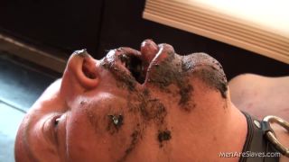 menareslaves com 329 MudCoveredFeet-6