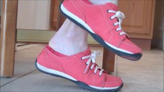 Voyeur – Mo Rina – sneaker heel pop | mo rina | femdom porn-6