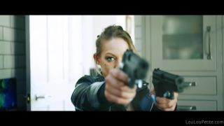 LouLou Petite Louloupetite - girls with guns clip 01-05-2021-5