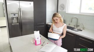 Online Demi Hawks   She Wants Cake-1