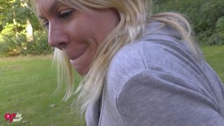 [K2S.CLUB] Miley-Weasel - Geiles Flittchen Im Park Erkannt Und Vollgespritzt - FullHD 1080P-1