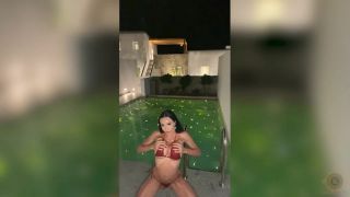 Sexy Poolside Tranny - HD720p-0