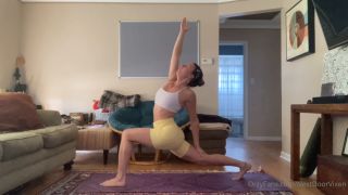 nextdoorvixen 2022-09-22 Have you ever been to a yoga class and noticed a cute girl    0948d7-3