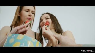 Lilu Moon Melissa Benz - Feed Me Your Strawberry-1