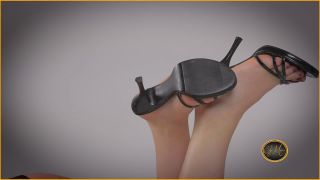 online porn clip 23 male fart fetish Foot worship high heels(porn), adorazione piedi on femdom porn-8