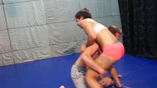 MWZ   Mira vs  Akos   Muscular Vixen Wins-8