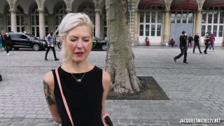 Sophie  40 years old publicist in Reims-1