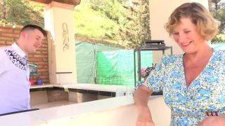 6224 Busty Mature Cougar Mrs  Molly Seduces The Resort Bartender-2