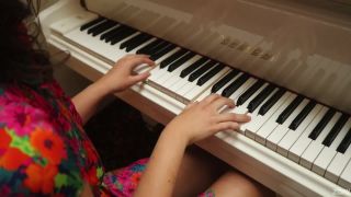 zishy oxana chic sings-3