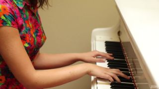 zishy oxana chic sings-5