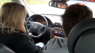 [K2S.CLUB] HornyRoxy - Motor kaltgepisst - Natursekt an der Bundesstraße - FullHD 1080P-1