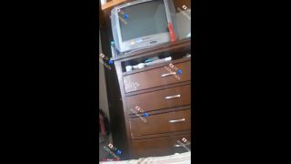 Latina haciendo contenido casero-5