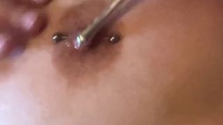 Massage Prsentation nouveaux de mes piercing le vibro descends sur mon clito tellement a ma excit-7