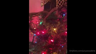 Valerie - juicyassvalerie () Juicyassvalerie - here is a preview of my jingle bell rock dance happy holidays 23-12-2021-9