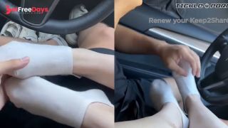 [Tickle.Porn] Chinese Tickling TK - Tickle Girlfriends Tender Feet in The Car-1