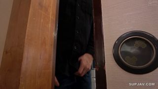 Reducing Mosaic OFKU-239 秋田から上京した嫁の母 出産間際の妻に内緒で精子が枯れるまで義母とのSEX 桐生珠帆-1