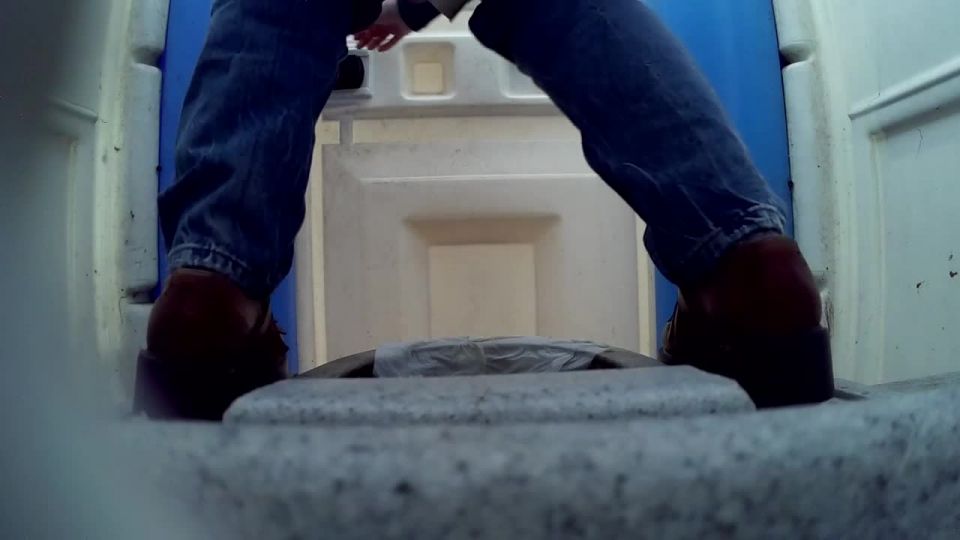 Hidden-Zone October 2020 – hz_27528 Voyeur!