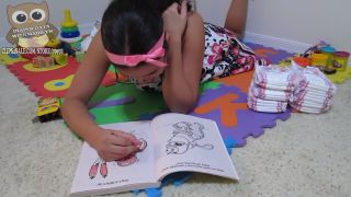 Diaperedonline2Madilyn Madilyn Coloring in Pullups Potty-8