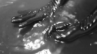 latex-girl.03773-2