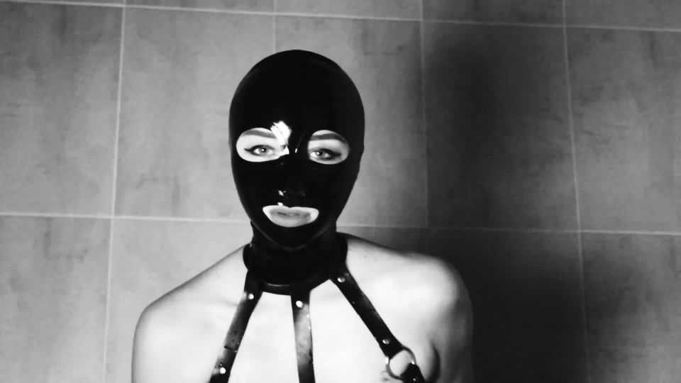 latex-girl.03773