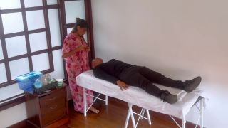 7118 Client comes for facial   ends up fucking therapist till...-1