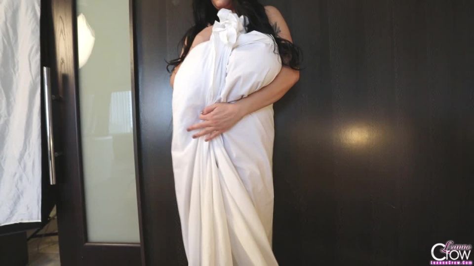 LeanneCrow presents Leanne Crow in White Sheet 5D 1 (2017.05.12) MILF!