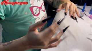 KimmyVampire - Blog 1 Doing my Nails To a CustomeVid-8