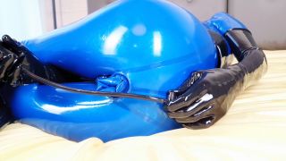 free video 20 asian feet femdom Yellowdreamcap - Blue rubber and gasmask, fetish on fetish porn-3