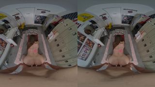 Tight Twerk with Naomi Ryder - Gear VR-8