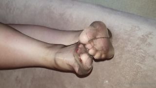 Nylonteese () - wearing these nylons today with beige slingbacksnow the weather is getting colder all yo 21-10-2021-1