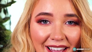 Annabelle Rogers Is Irresistible Public!-0