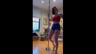 marinadove 2022-02-04 2352866749 been a hot minute since I’ve done any pole danci-0